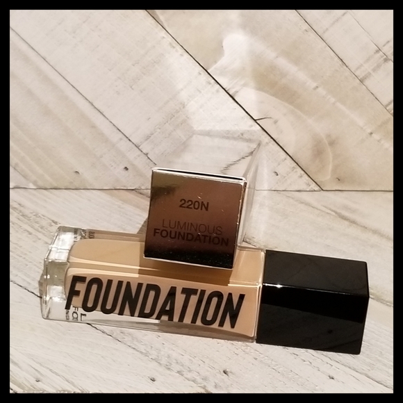 ABH Luminous Foundation 220N - Picture 2 of 5